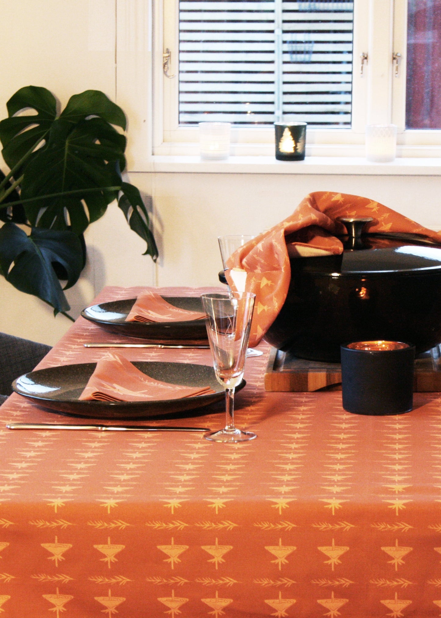 Bordsduk Skogsbryn Bomull Terrakotta, miljöjbild inzoomad