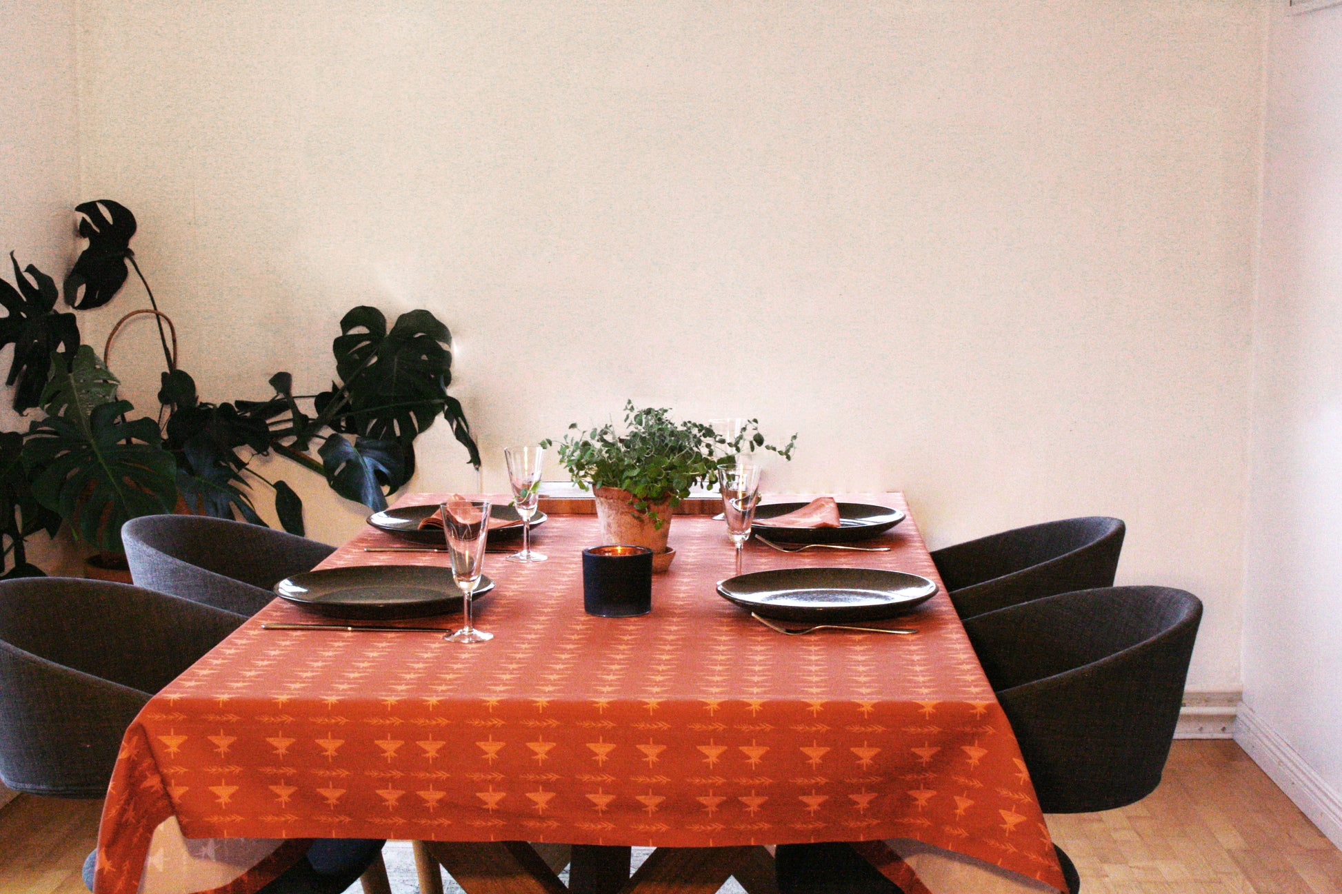 Bordsduk Skogsbryn Bomull Terrakotta, miljöjbild