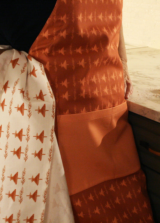 Förkläde Skogsbryn Bomull Terrakotta, miljöbild