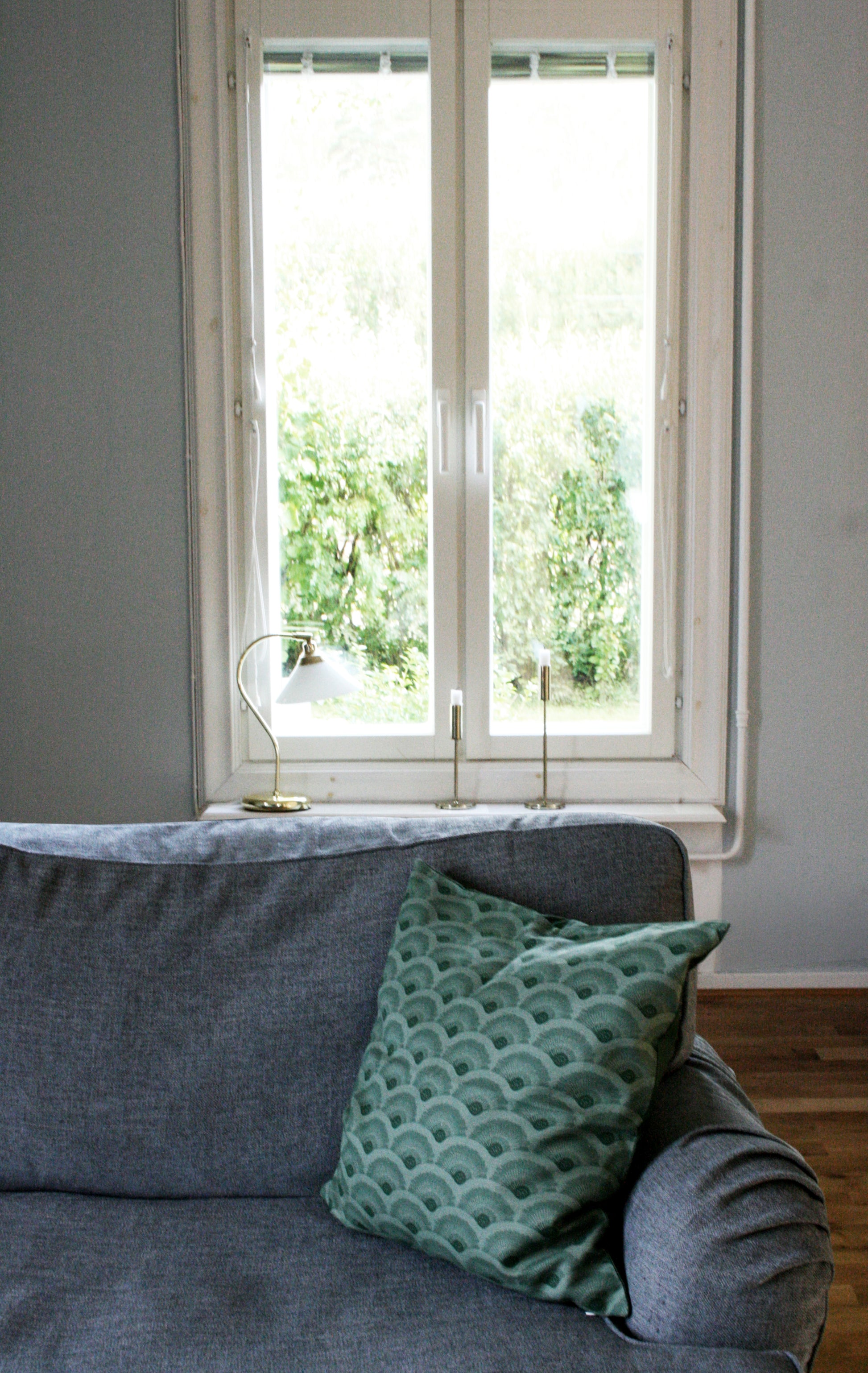 Kuddfodral Vågor Linneblandning Skogsgrön 50 x 50, miljöbild